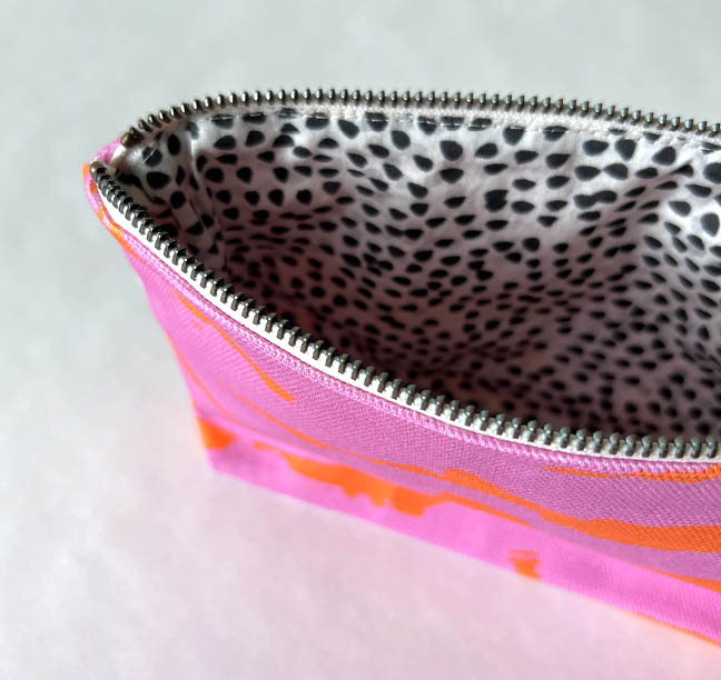 Waves Zipper Pouch, bright orange