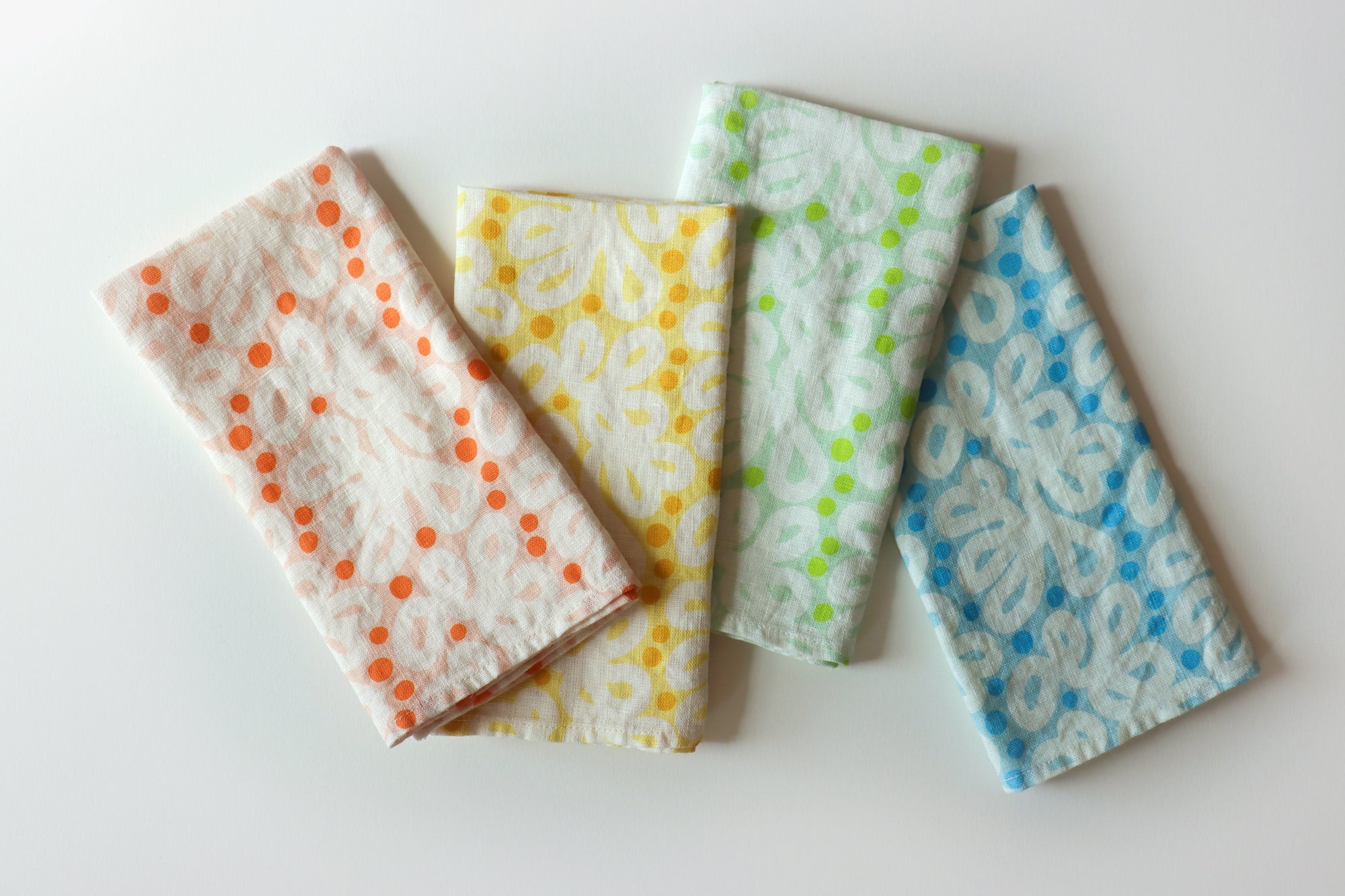 Lace Loops linen napkin, set of 4 colors