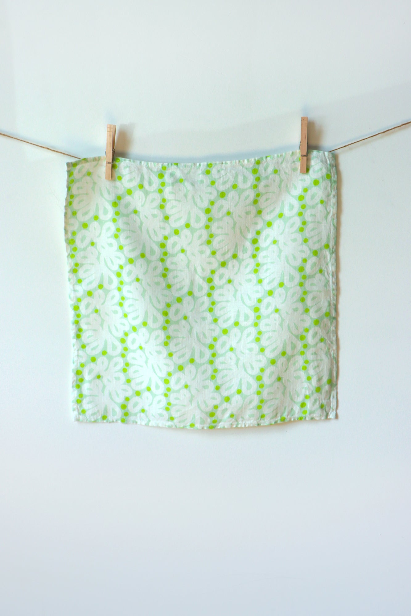Lace Loops linen napkin, green