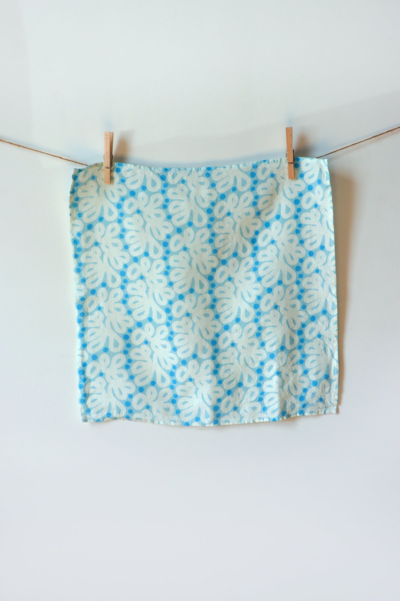 Lace Loops linen napkin, blue